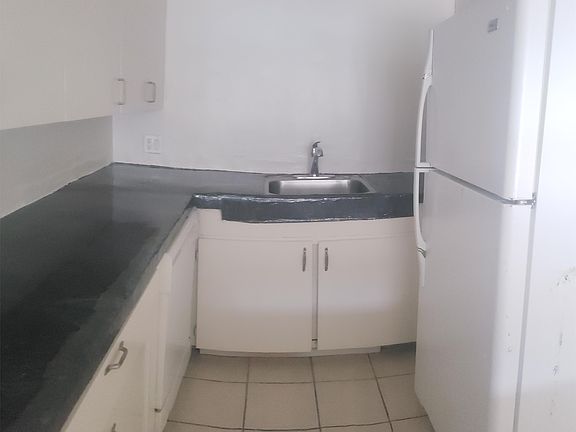 5th image of 1804 W Tuckey Ln APT 01