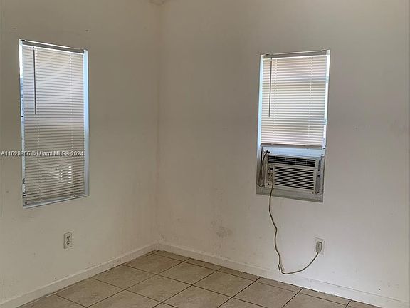 4th image of 632 NW 14th Ter #1
