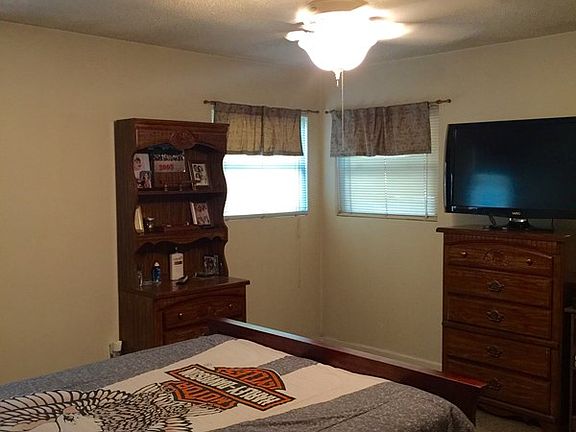 2nd image of 1417 Rosewood Ave