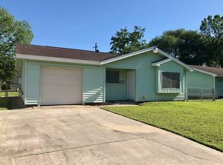 3870 Broadmoor Dr, Beaumont, TX 77707
