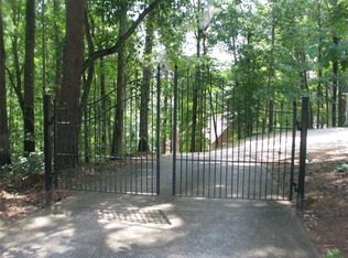 6247 Autumn Hill Dr, Gainesville, GA
