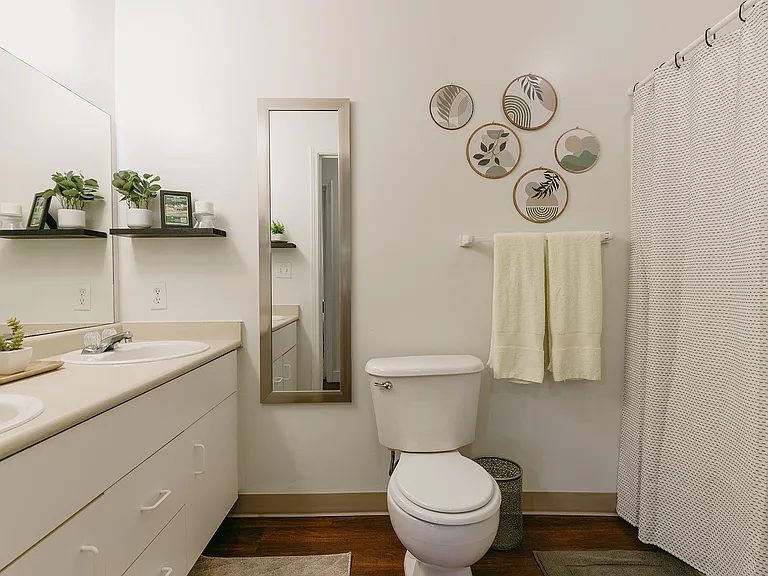 Double-Sink in 4 Bedroom Floorplan