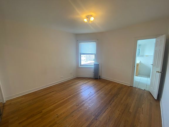 4th image of 2634 W Berwyn Ave APT 3