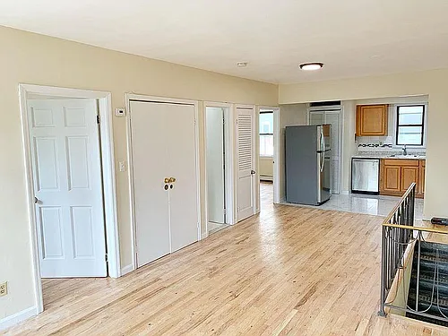 199 Bay St #2 Photo 1