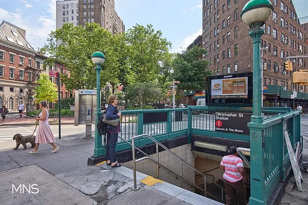 Rented by MNS | media 23