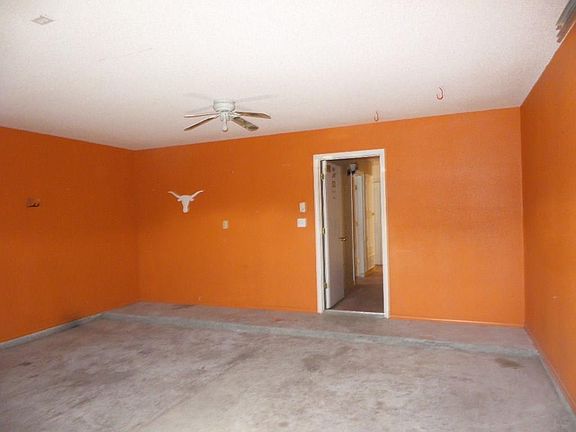3rd image of 10364 Valle De Oro Dr