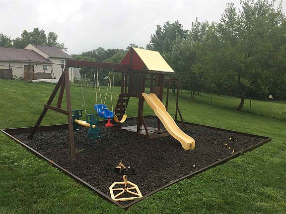 2nd image of 2791 Berwood Ln