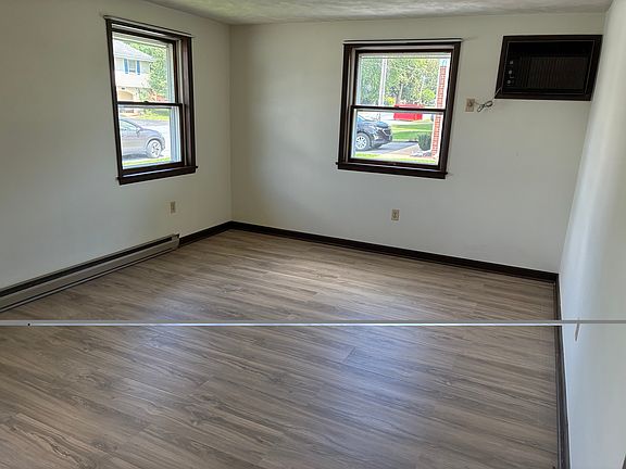 4th image of 170 E Market St APT B