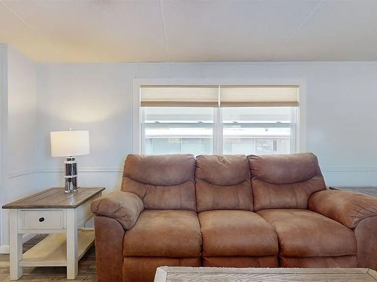 10728 Poplar St NE — Photo 16