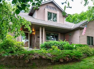 9045 Edinburgh Ln, Woodbury, MN 55125