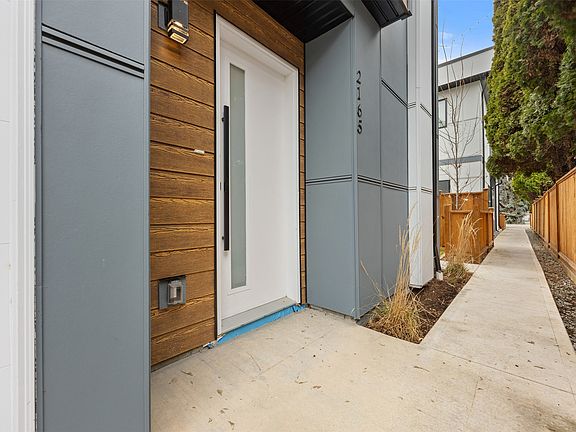 2nd image of 2165 Aberdeen St