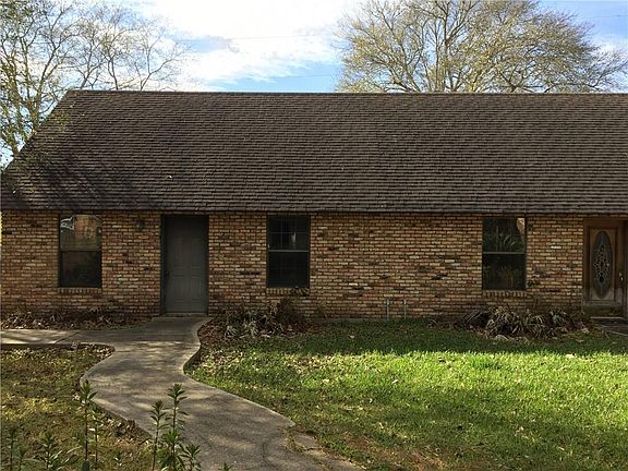 2nd image of 150 Farquar Ln
