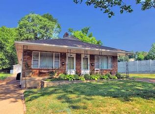 1335 Hawthorne Pl, Saint Louis, MO 63117