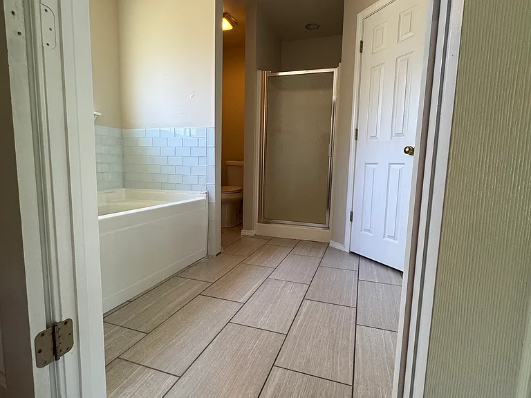 223 N Valley Dr — Photo 29
