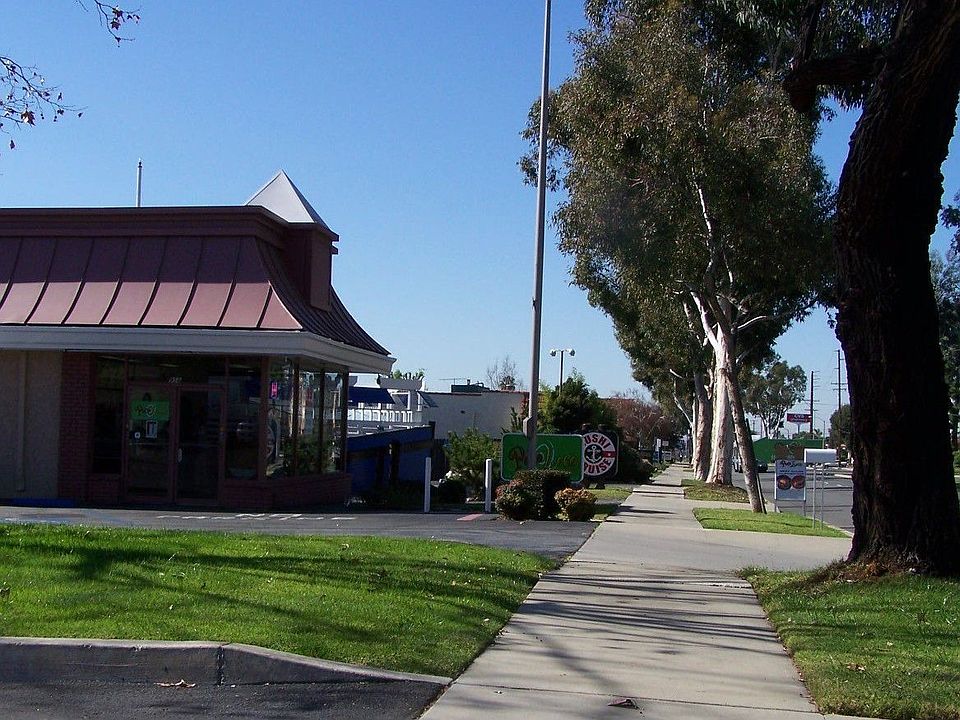 2nd image of 956 W Foothill Blvd