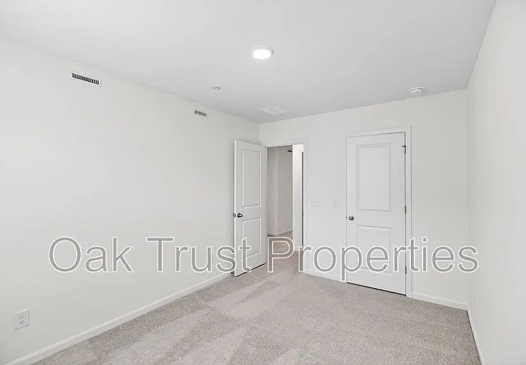 502 Townsford Ln — Photo 27