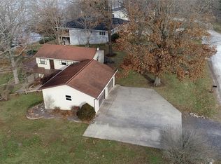 1315 Lake Shore Dr, Greenville, IL 62246