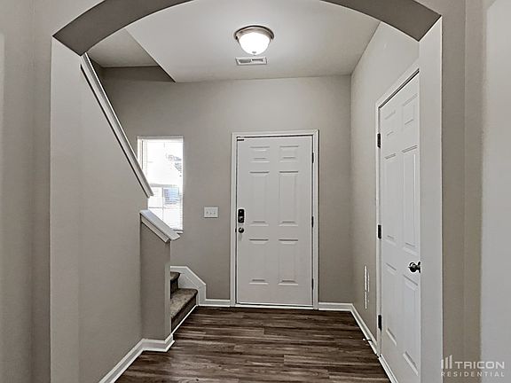 3rd image of 25 Ashton Bluff Cir