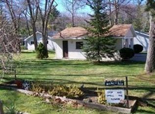 1024 S 10th St, Au Gres, MI 48703