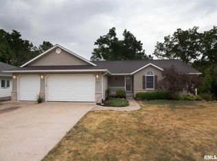 6311 Wilkes Ave, Davenport, IA 52806
