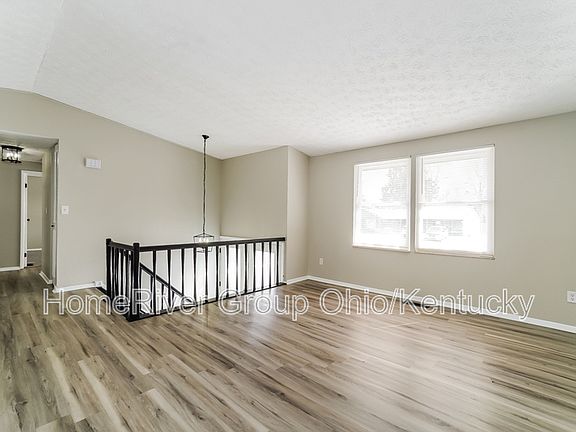 4th image of 8150 Kingsley Dr