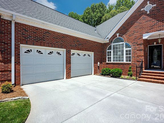 2nd image of 1256 Kennett Ave