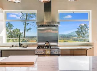 9 Bournemouth Rd, Saint Helena, CA 94574