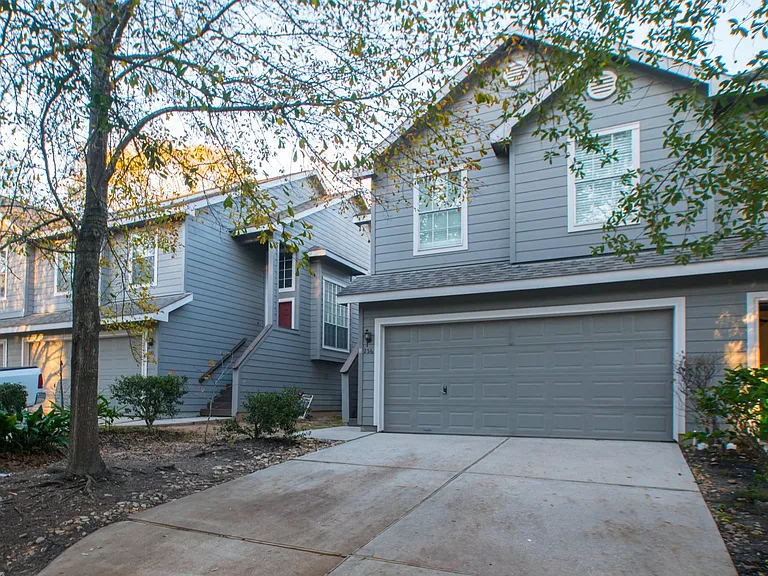 226 Blushwood Pl — Photo 3