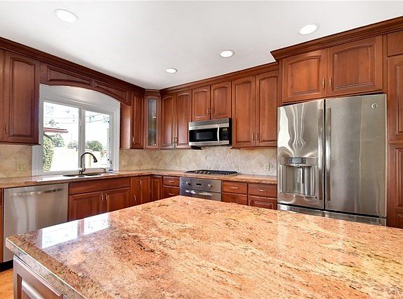 5th image of 3363 Fanwood Ave