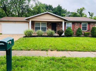 12667 Tremblewood Dr, Florissant, MO 63033