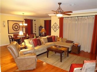 111 Regency Pl, Woodbridge, NJ 07095