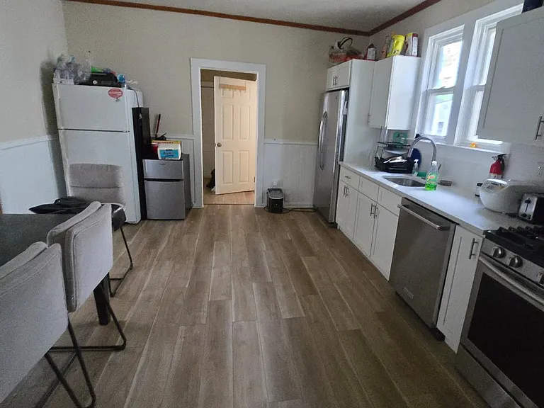 131 London Ave — Photo 4