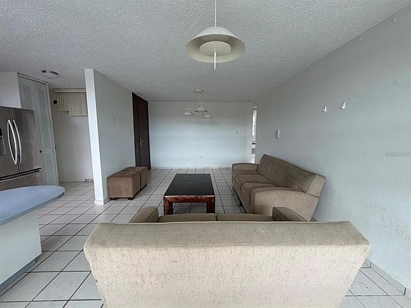 3rd image of 204 Parque