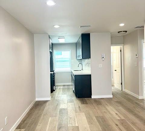 3rd image of 20 Bay Shore Ave APT 7