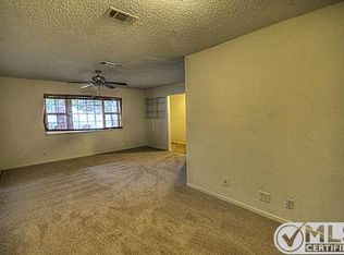 1911 Signet Dr, Euless, TX 76040