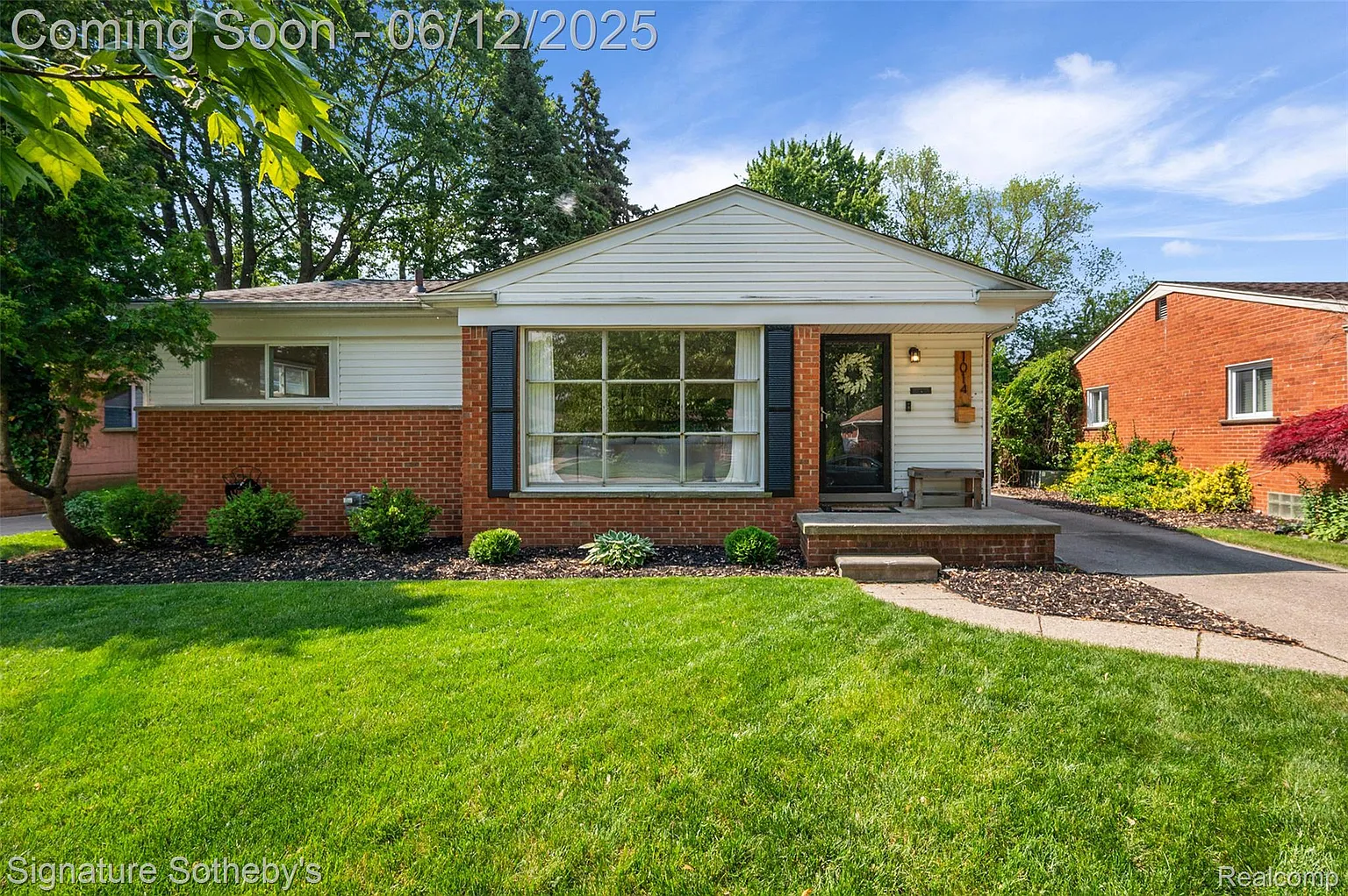 1014 Englewood Ave photo 1