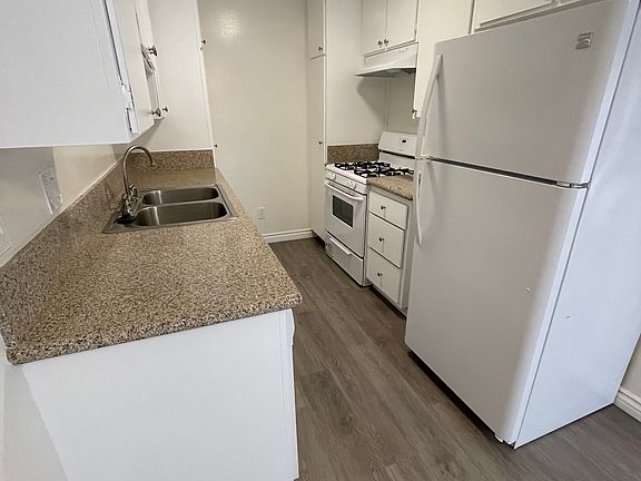 5th image of 3725 Glendon Ave APT 104