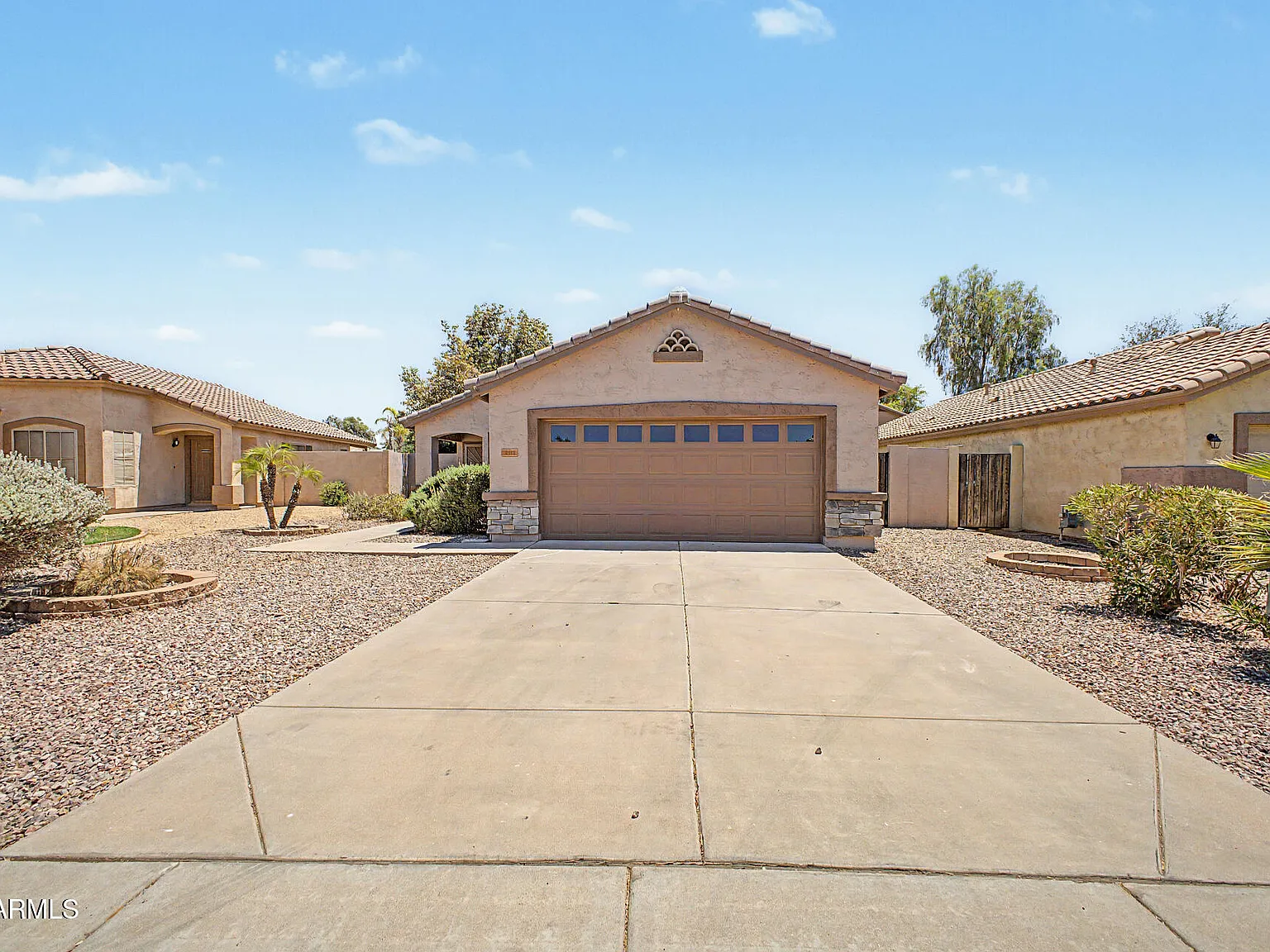 3 bed, 2.0 bath, 1358 sqft, $2,100 — Photo 1