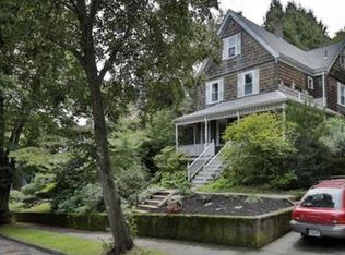 31 Beacon Street Cir, Milton, MA 02186