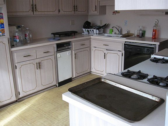 4th image of 3308 Cypress St
