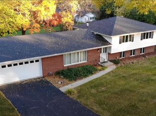 1520 Shawnee Pass, Brookfield, WI 53005