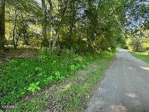 2nd image of 32 Willow Dr Lot 32