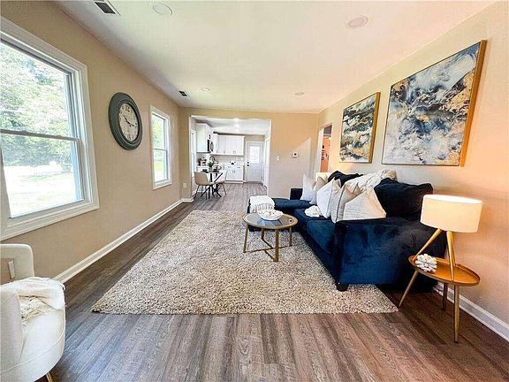 5th image of 1948 Compton Drive SE