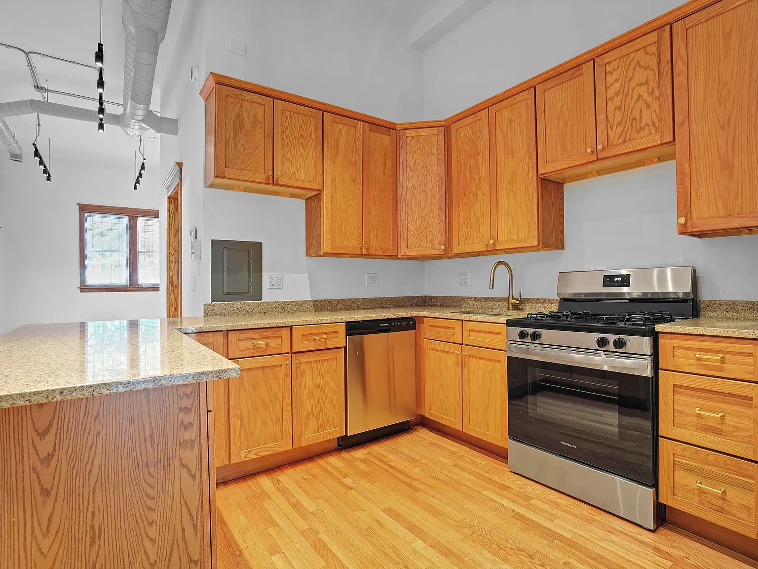 2 bed, $3,895 — Photo 3