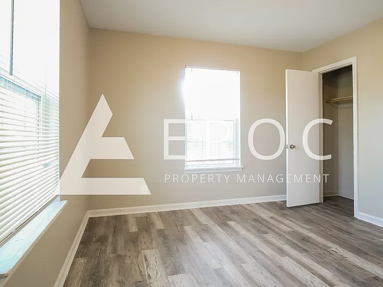 2026 E Young St — Photo 11