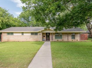 4004 Burkett Dr, Benbrook, TX 76116
