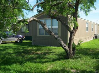 113 W Sagebrush St, Rockport, TX 78382