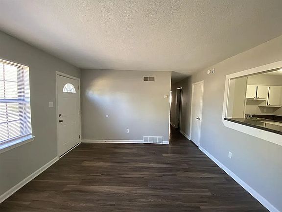 3rd image of 3829 Ford Rd