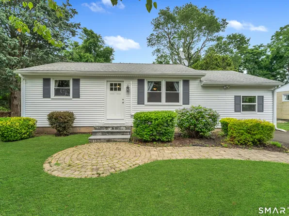 10 Highland Drive, Clinton, CT 06413