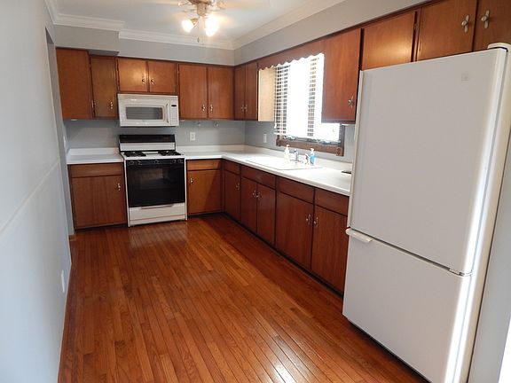 4th image of 106 Illini Dr